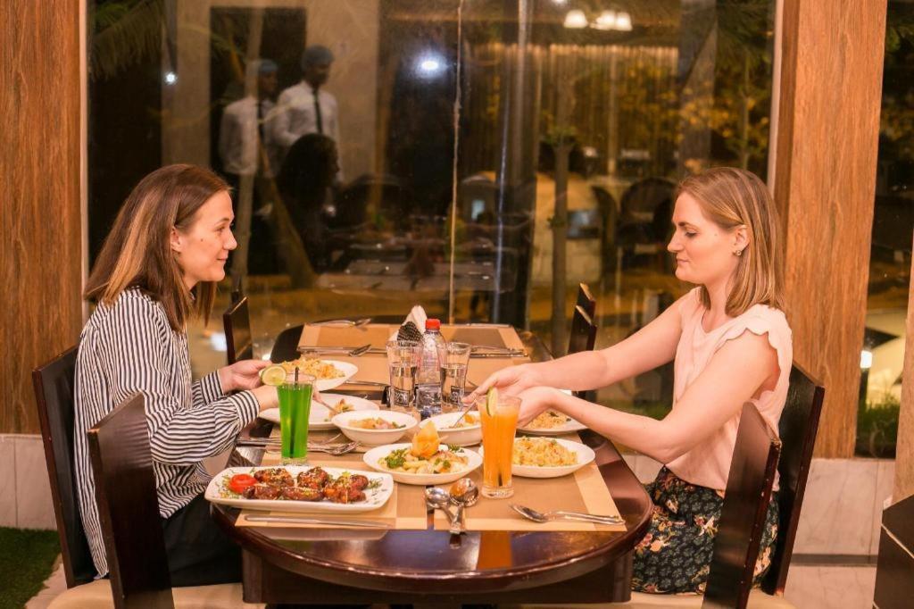 Tropical Daisy Hotel Dhaka Ngoại thất bức ảnh